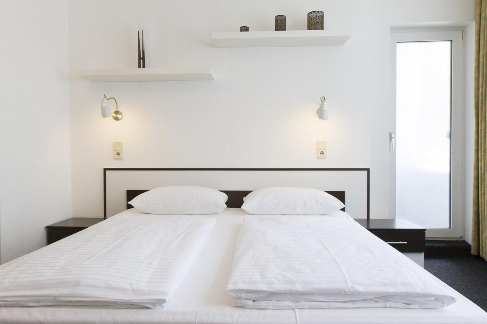 One-Room Apartment,1219221538:JPEG